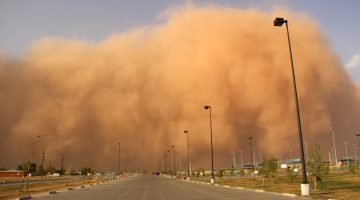 تحذيرات قصوى: عواصف رملية تضرب أجزاء من منطقة الرياض