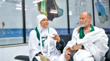 زوجان بنجلاديشيان يحققان حلم أداء الحج الأول عبر مسار مكة التاريخي في رحلة من أمريكا