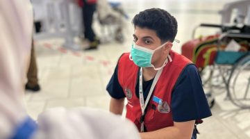 متطوعو الهلال الأحمر بمكة يسجلون 16 ألف ساعة خدمة في عام واحد